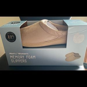 Unisex Tan Memory Foam Slippers Size LG NIB